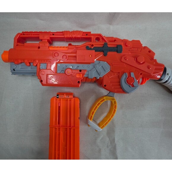 Nerf Zombie Strike Survival System Scravenger Blaster – Accessories Included - Picture 4 of 13